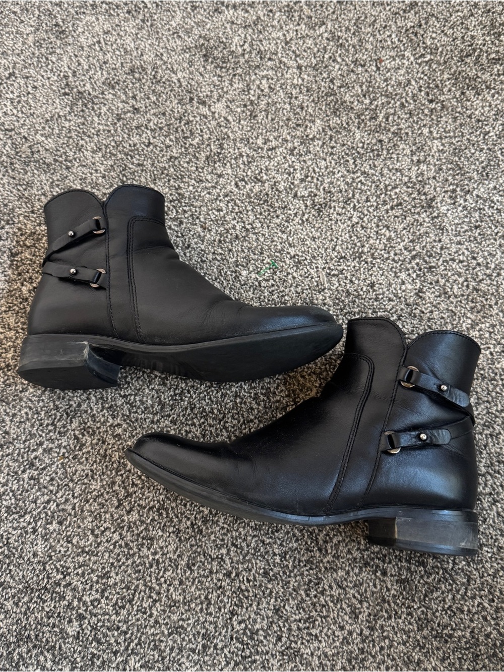 La Canadienne Black Leather Ankle Booties Side Zip Low Heel Size 6.5 - Picture 8 of 11